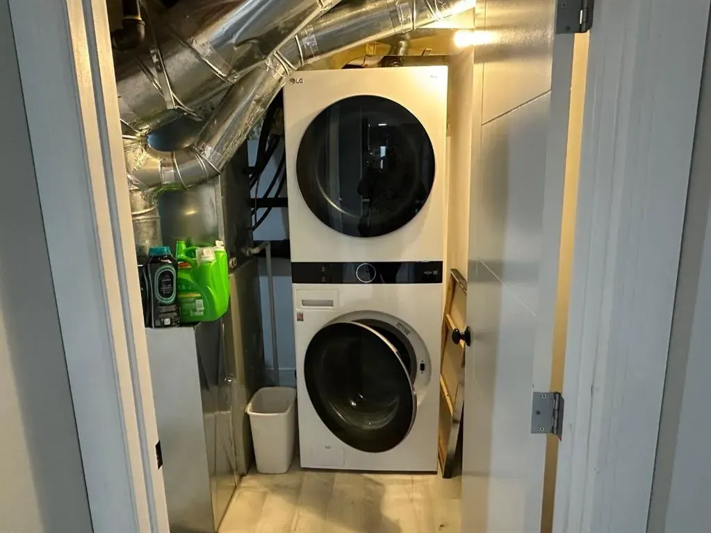 7702 Devonshire Lane