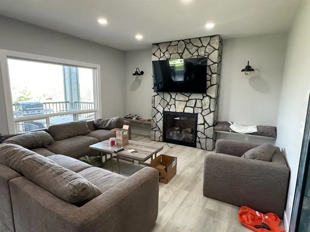 7702 Devonshire Lane