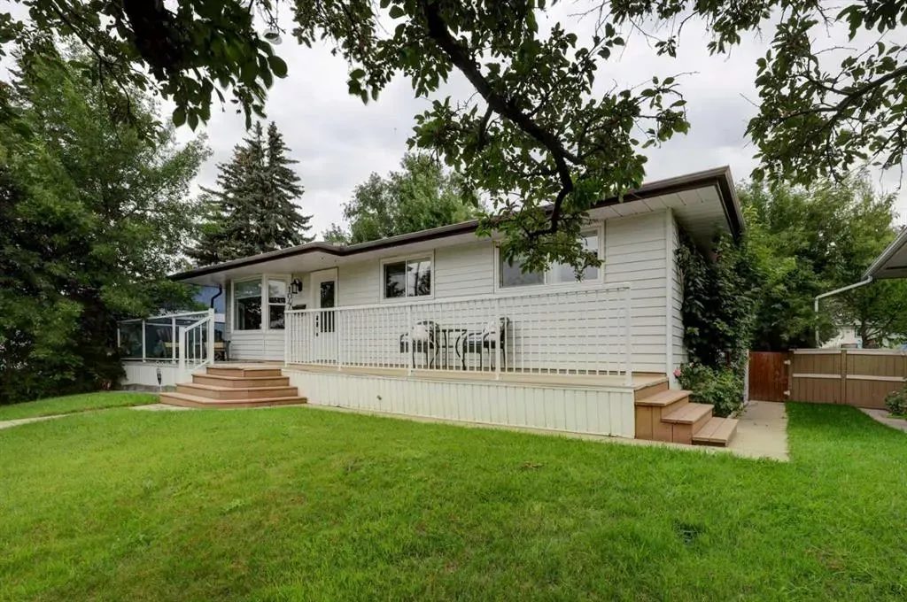 1044 Mayland Drive NE