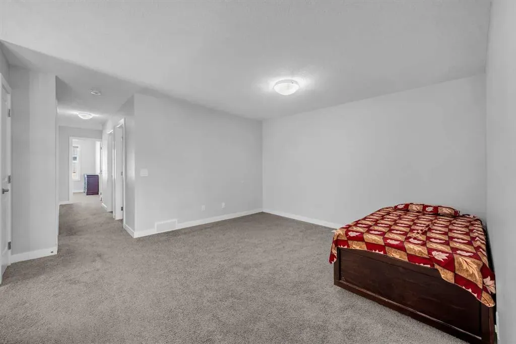 156 Cornerbrook Common NE