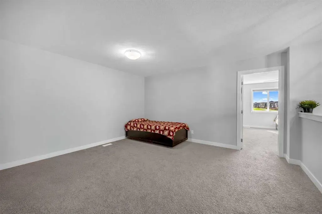 156 Cornerbrook Common NE