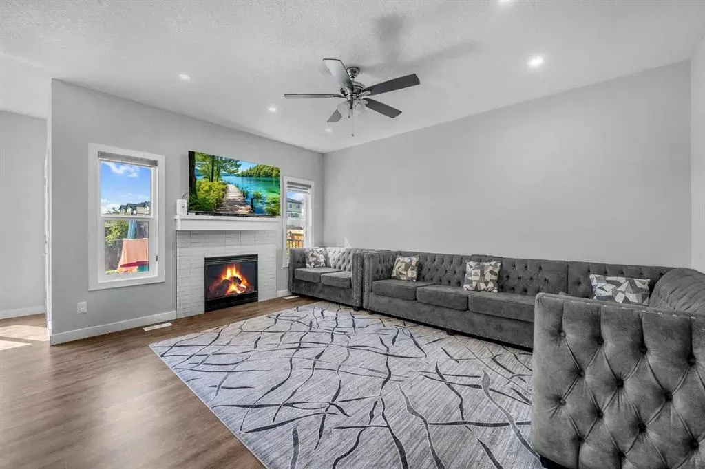 156 Cornerbrook Common NE