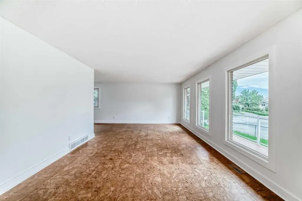 523 Cantrell Drive SW