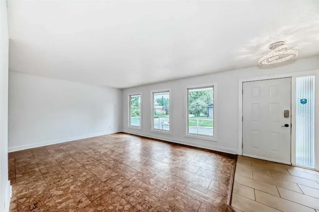 523 Cantrell Drive SW