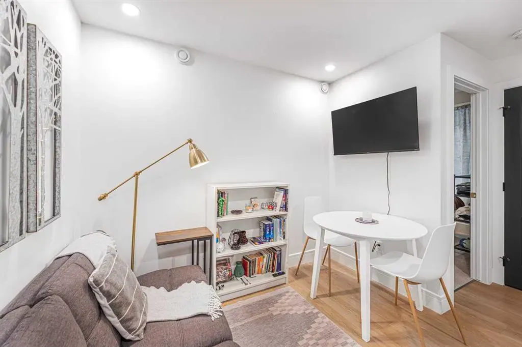 1405 1st Avenue, #3