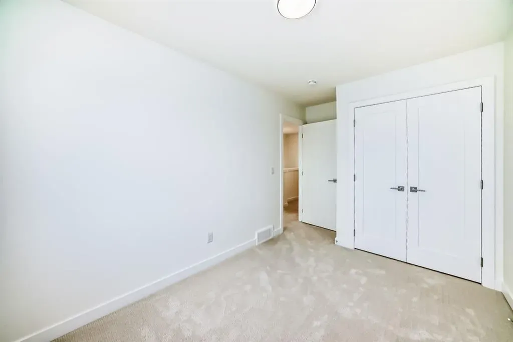 430 Carringvue Grove NW