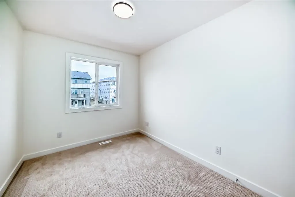 430 Carringvue Grove NW