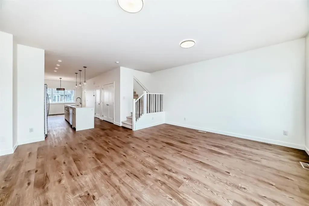 430 Carringvue Grove NW