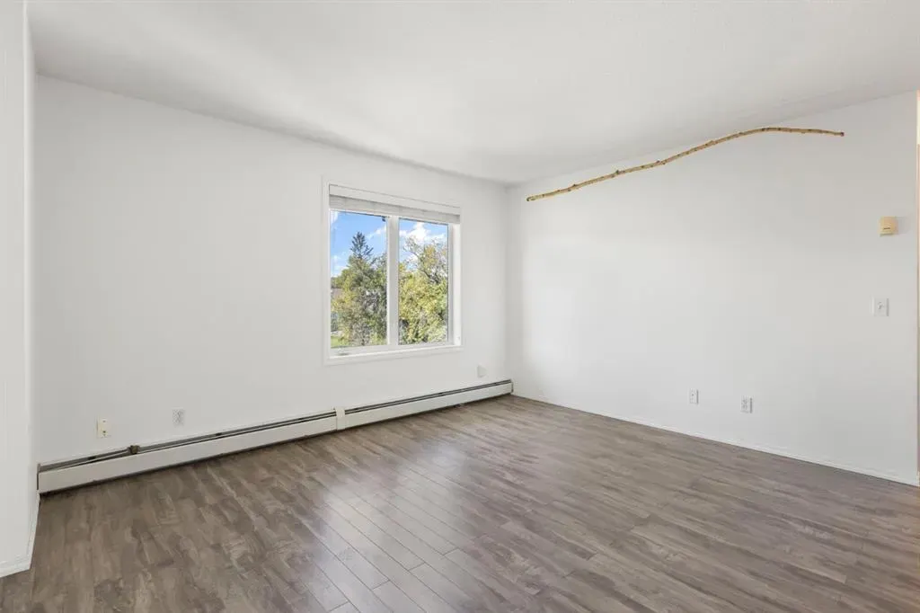 4327 75 Street NW, #302