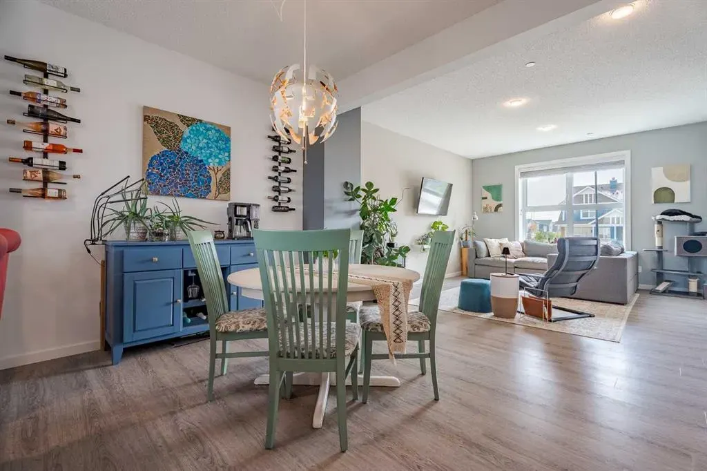 244 Livingston View NE