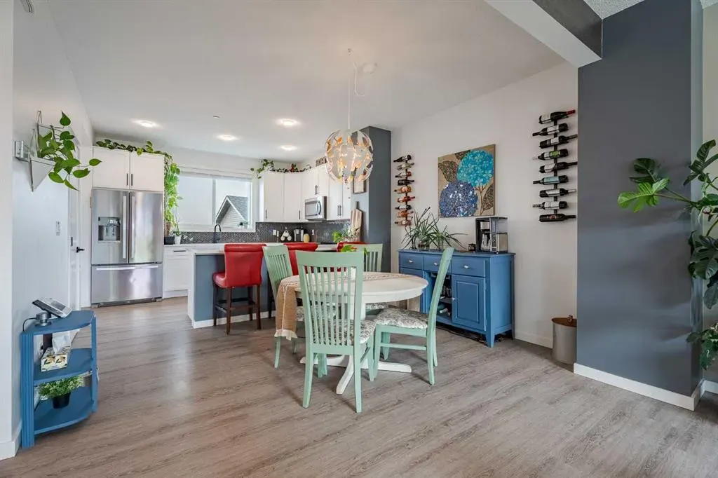 244 Livingston View NE