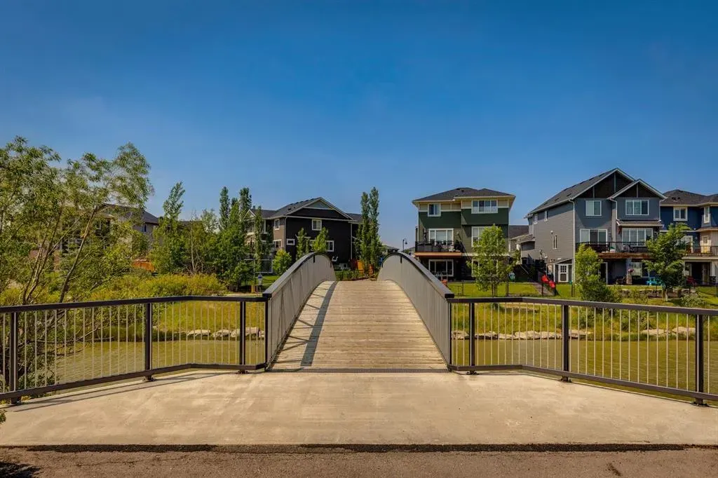 83 Baywater Rise SW