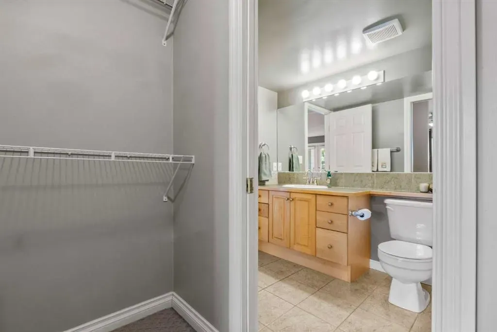 630 10 Street NW, #207