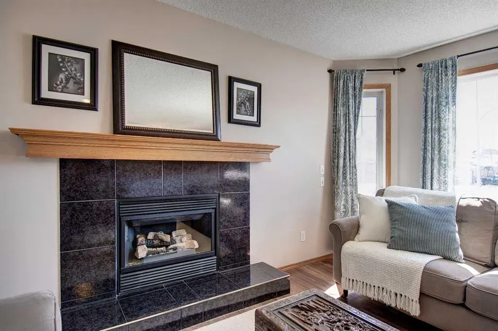 8 Canoe Circle SW