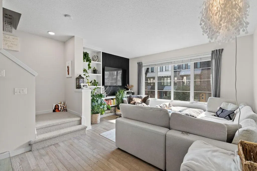 56 Walden Walk SE
