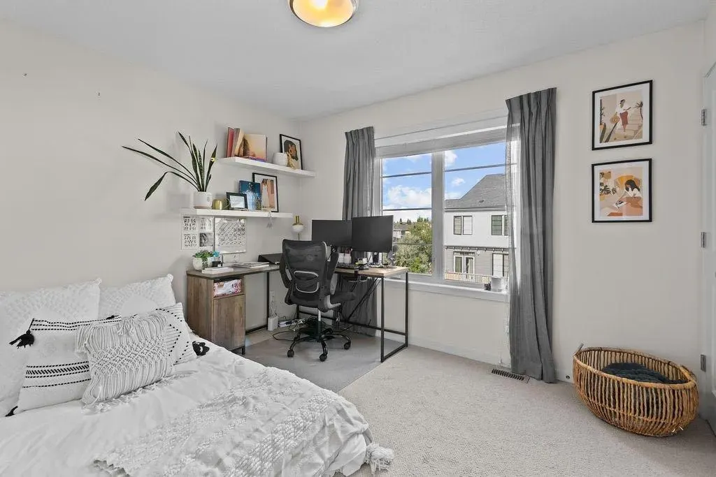 56 Walden Walk SE
