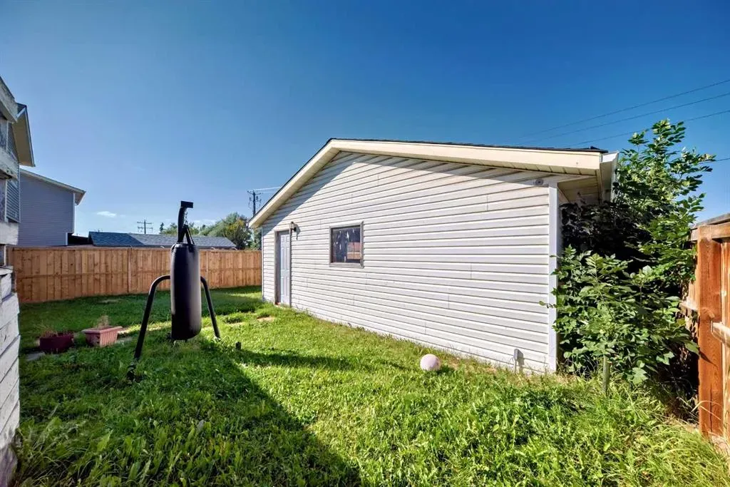 231 Falton Drive NE
