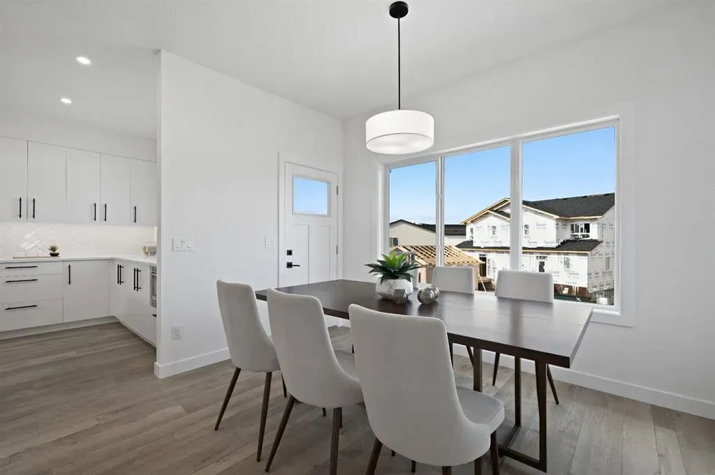 371 Carringvue Grove NW
