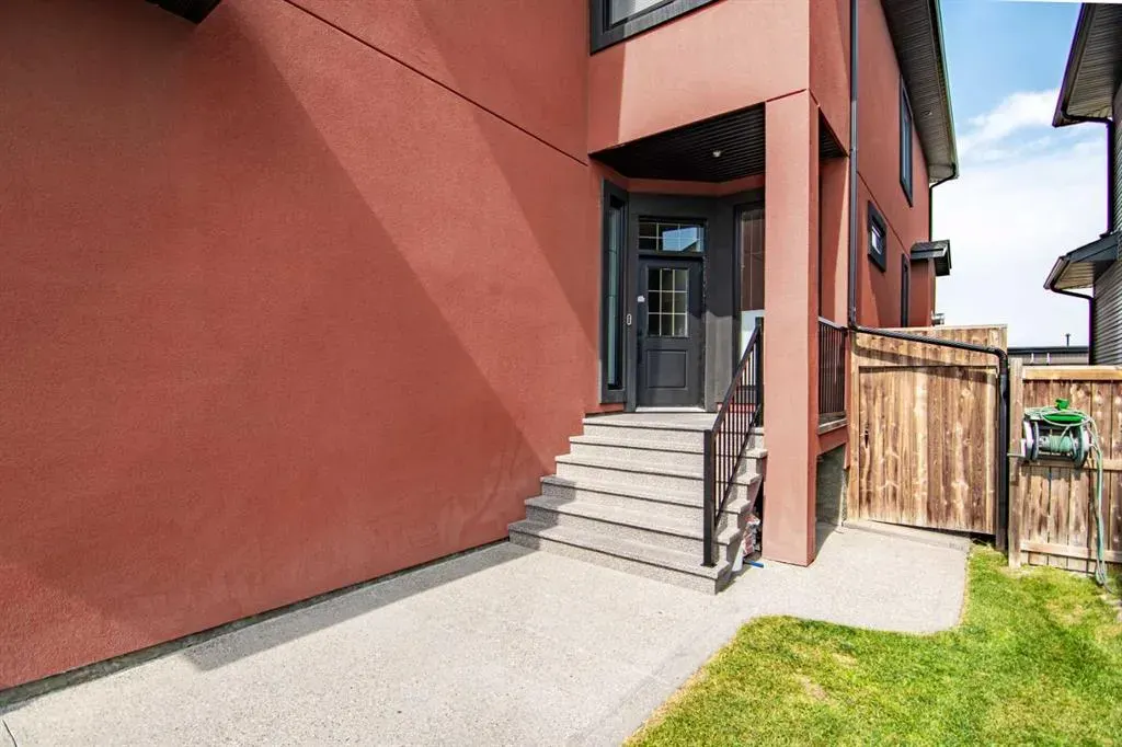 118 Turner Crescent