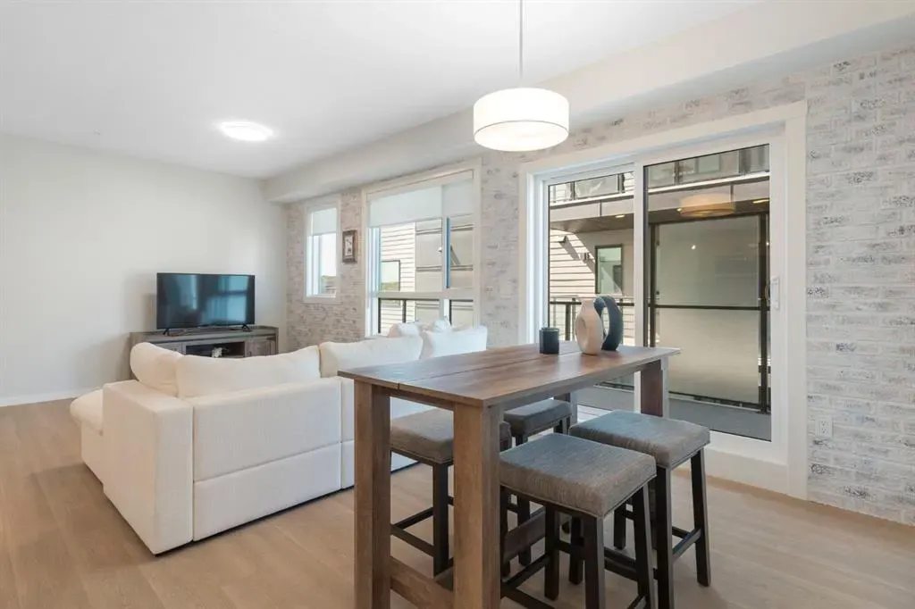 42 Cranbrook Gardens SE, #2203