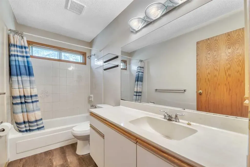 103 Riverglen Park SE