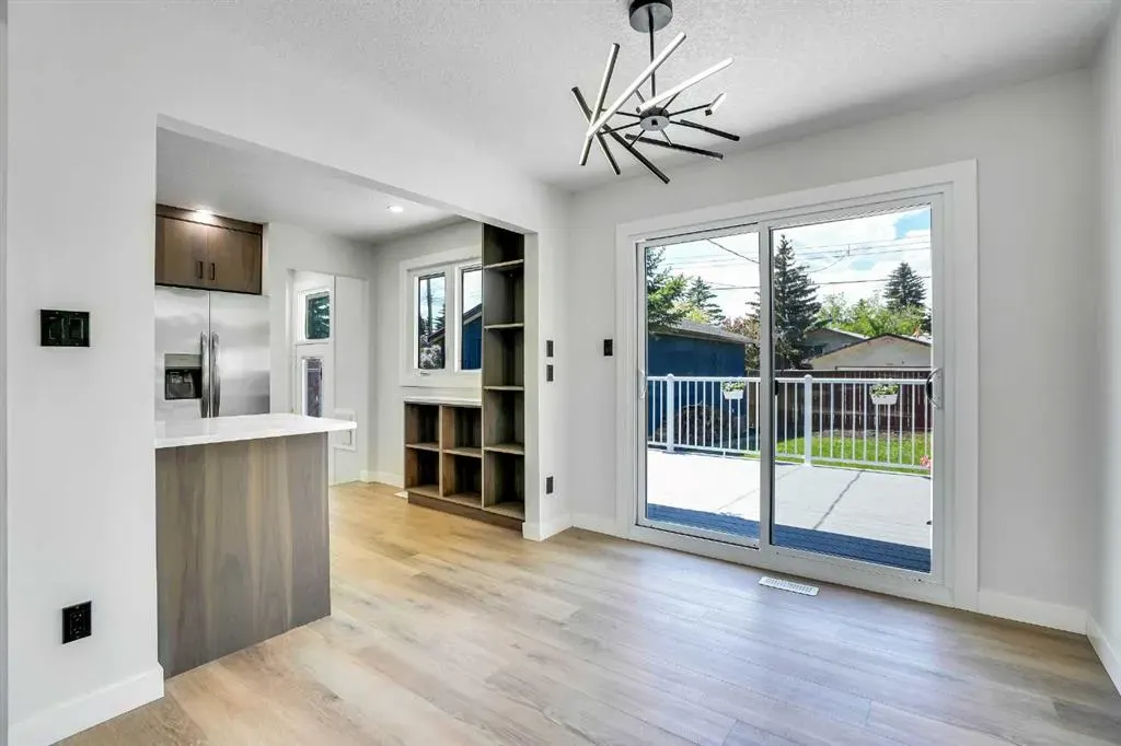 1344 Lake Michigan Crescent SE
