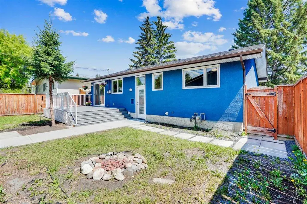 1344 Lake Michigan Crescent SE