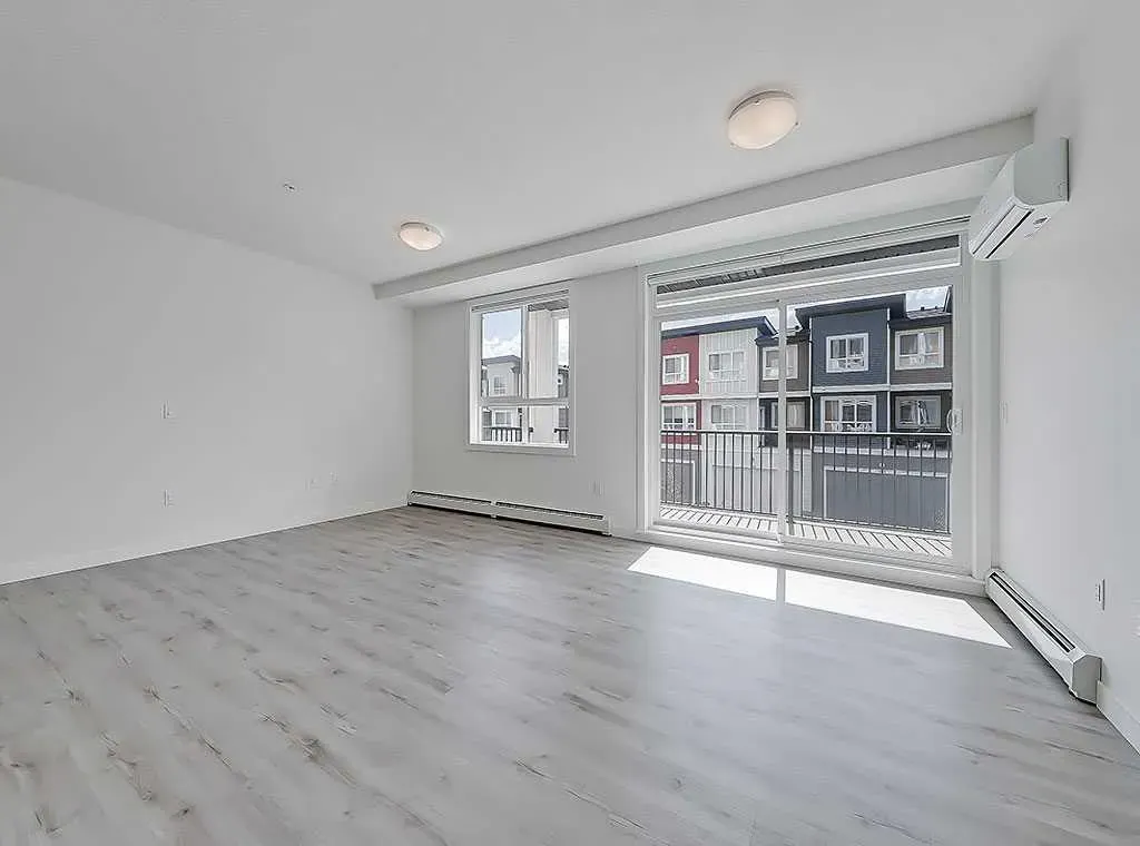 25 Walgrove SE, #201