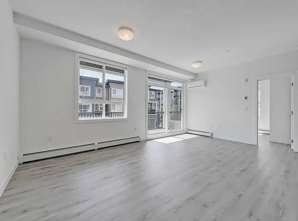 25 Walgrove SE, #201