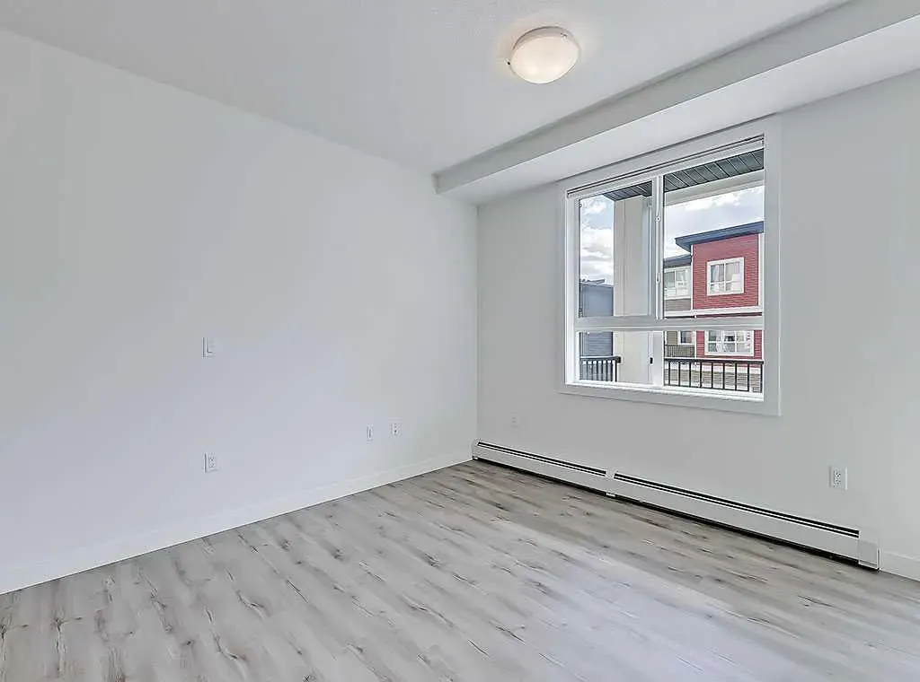 25 Walgrove SE, #201