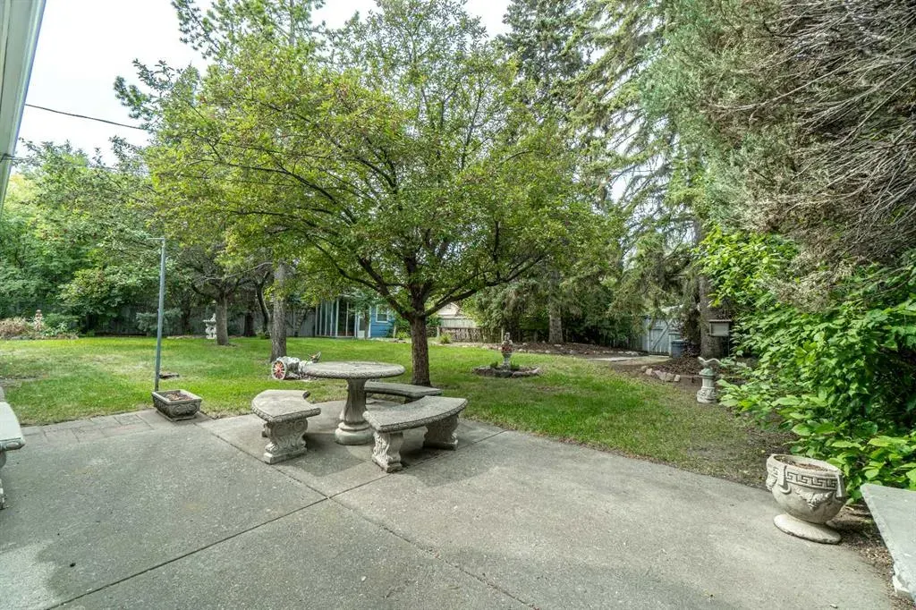 1099 Acadia Drive SE