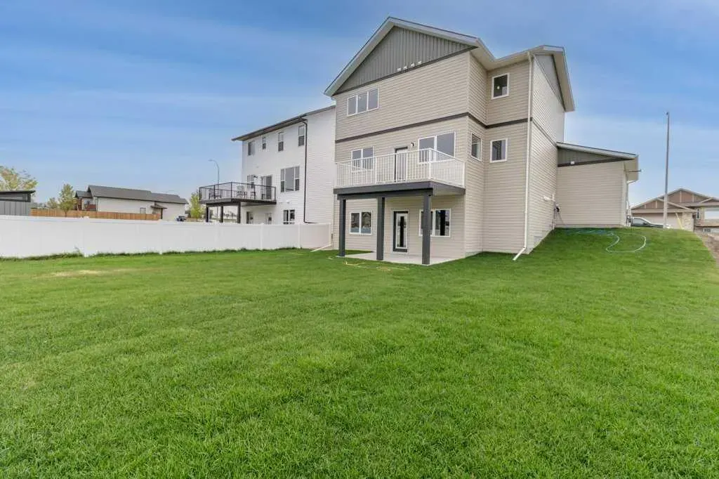 10 Aura Drive