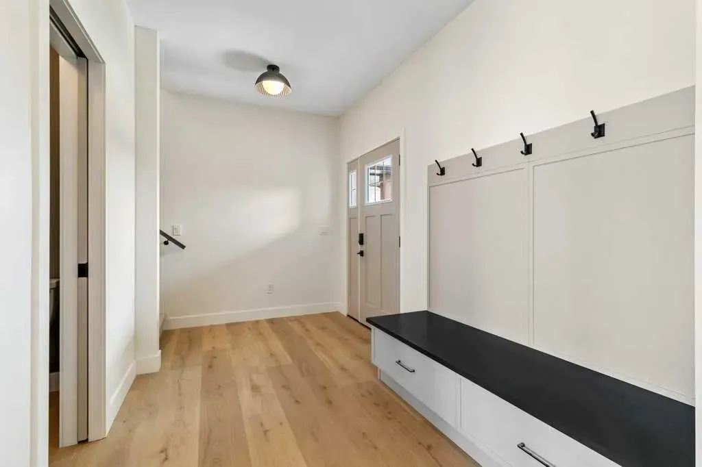 10 Aura Drive