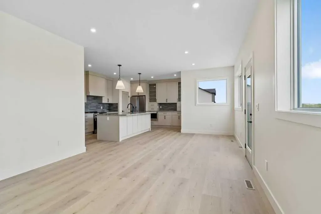 10 Aura Drive