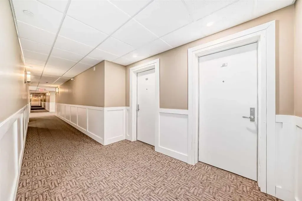 1005A Westmount Drive, #211