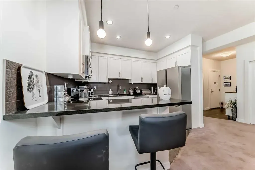 1005A Westmount Drive, #211