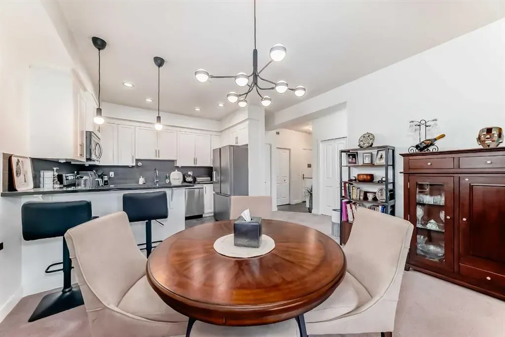 1005A Westmount Drive, #211