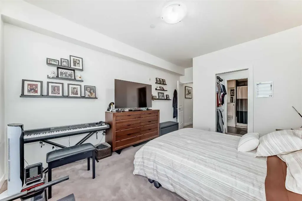 1005A Westmount Drive, #211