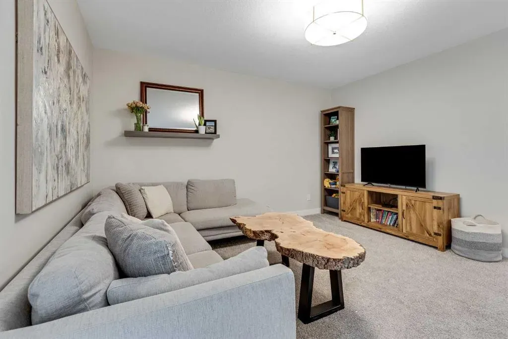 101 Mallard Grove SE
