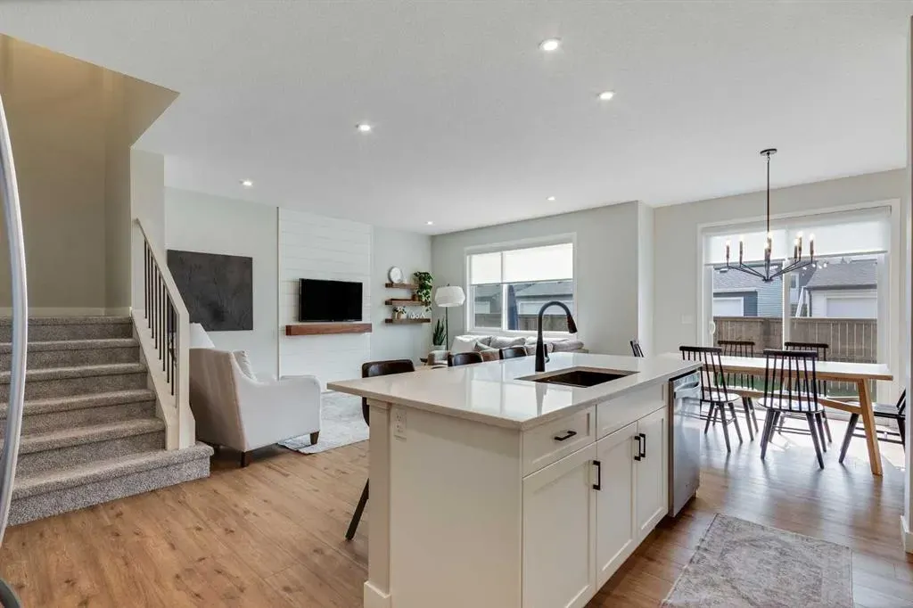 101 Mallard Grove SE