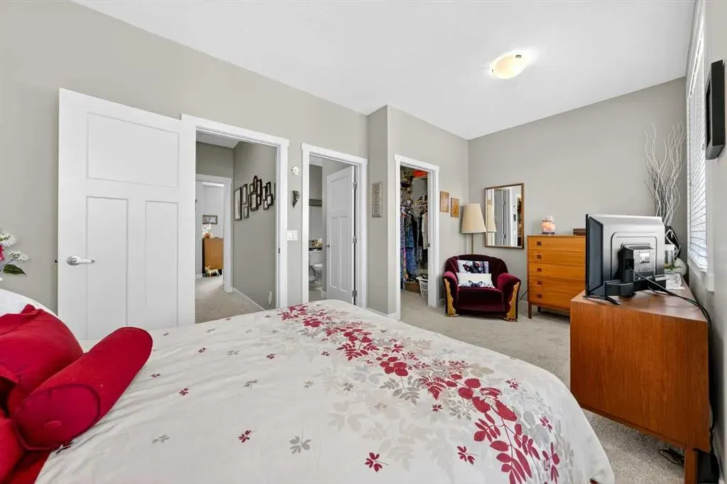 523 Evanston Manor NW