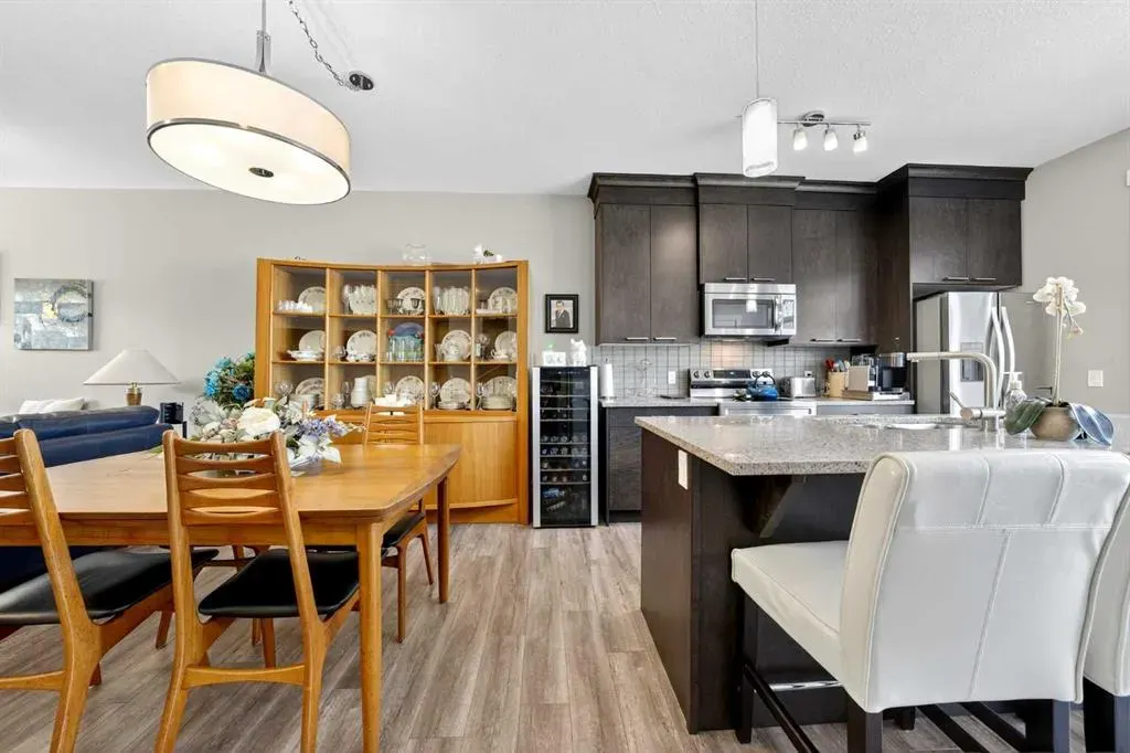 523 Evanston Manor NW