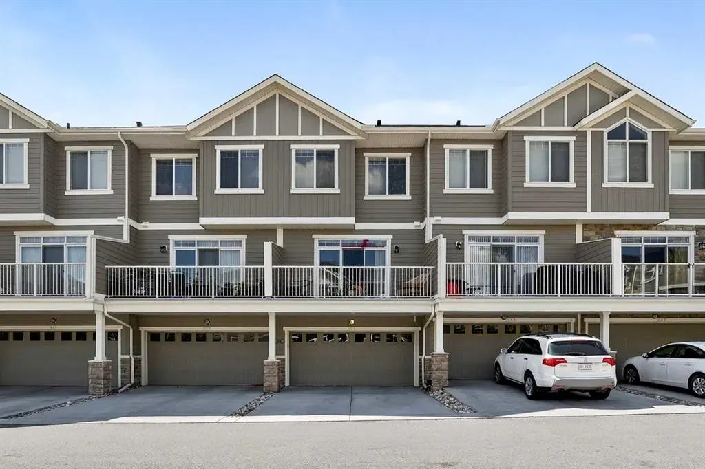 523 Evanston Manor NW