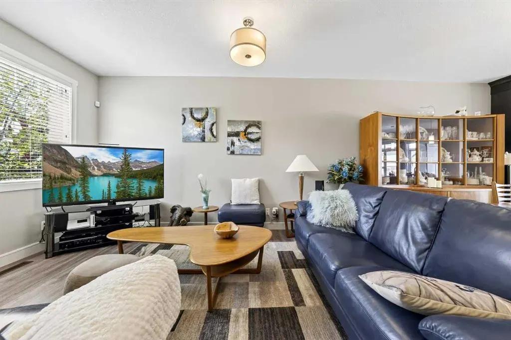 523 Evanston Manor NW