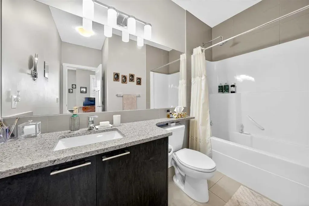 523 Evanston Manor NW