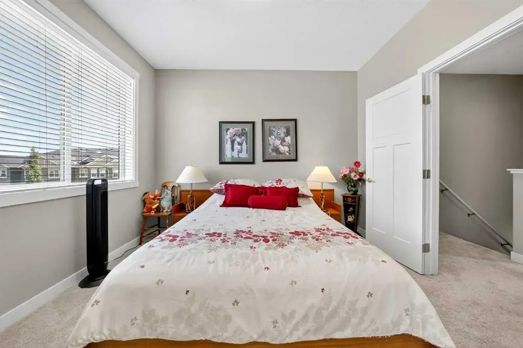 523 Evanston Manor NW