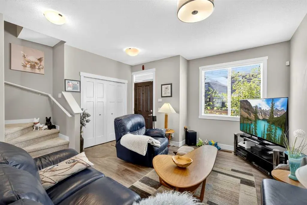 523 Evanston Manor NW