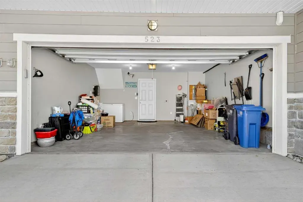 523 Evanston Manor NW