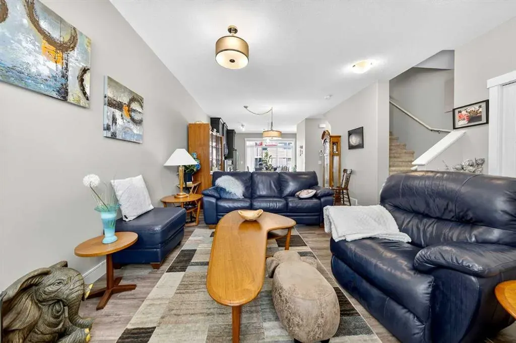 523 Evanston Manor NW