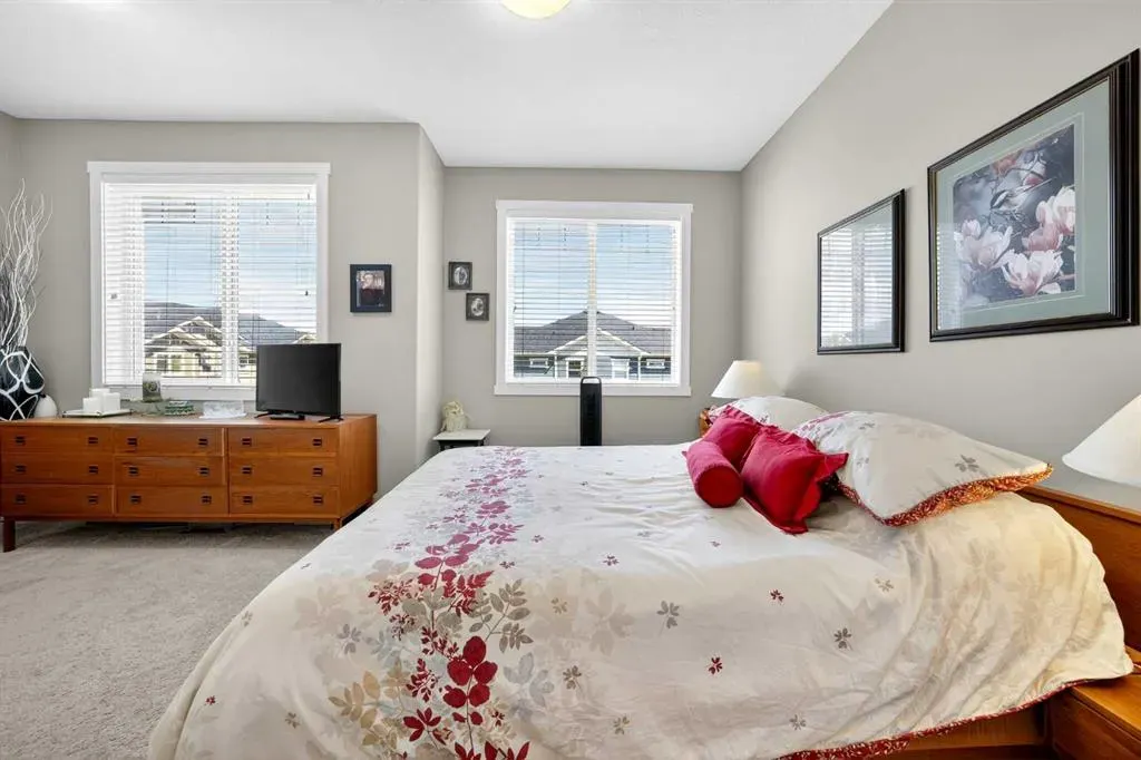 523 Evanston Manor NW